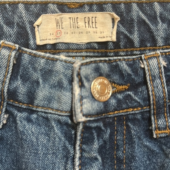 We The Free- Free People Classic Denim Blue Jeans Size 25! - Picture 2 of 9